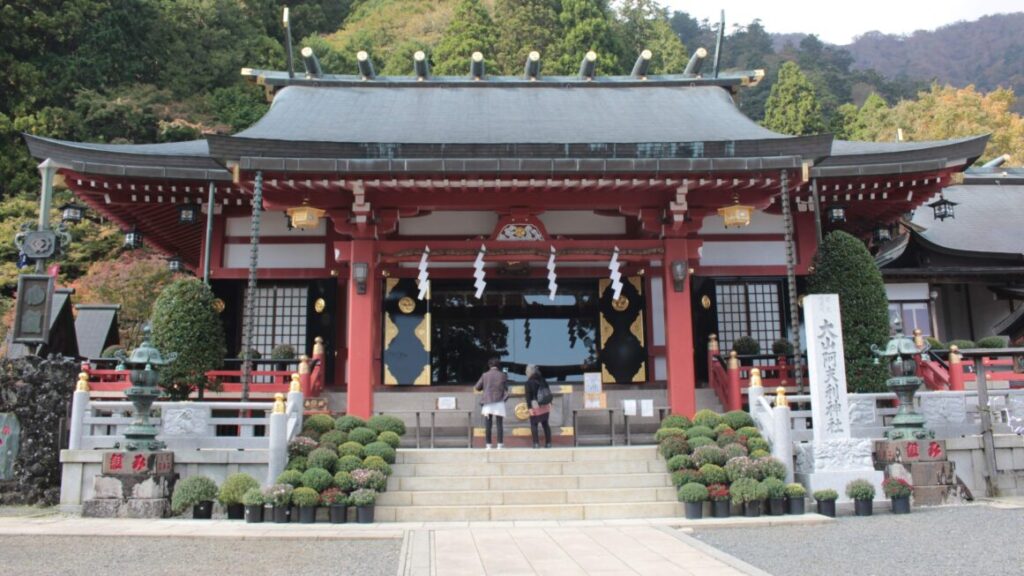The main structure of Oyama-Afuri Shrine